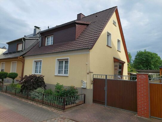 Doppelhaushälfte mit Garage und Garten in Groß Rosenburg
