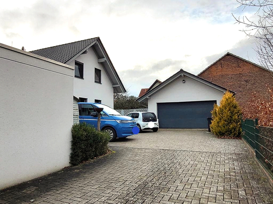 Ihr neues Zuhause! Attraktives EFH mit Doppelgarage und Carport in ruhiger Lage *PROVISIONSFREI*