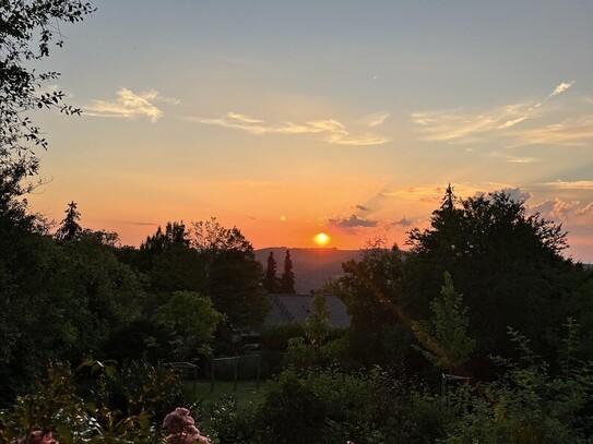 5-Zimmer Bungalow mit unverbaubarem Fernblick in Kelkheim-Eppenhain