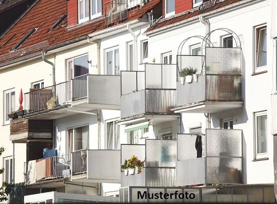 +++ Mehrfamilienhaus mit Stellplätzen +++