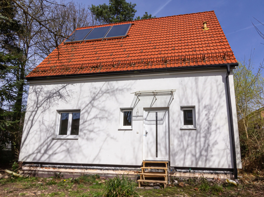 Junges Haus im Grünen mit viel Ausbaupotential