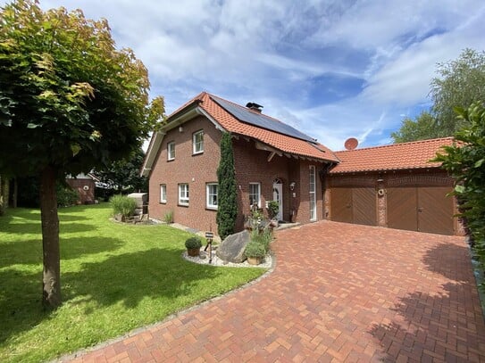 Energieeffizientes Landhaus mit traumhaften Garten