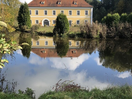 Märchenhaftes Wohnen im Wasserschloss Oberhaslbach