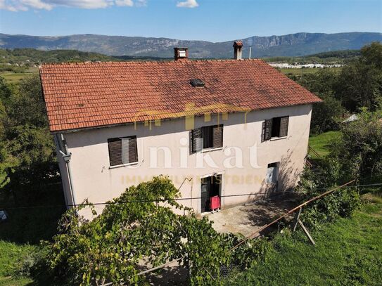 Istrisches Steinhaus mit viel Land