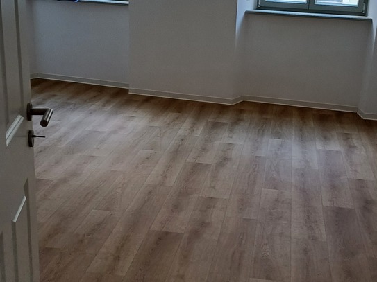 Fantastische 4 Zimmer-Wohnung mit Balkon, Erstbezug, 1. OG, Meißen Altstadt