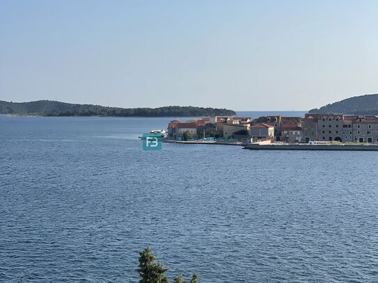 BRODARICA – Umgebung von Šibenik, Neubau, 1. Reihe zum Meer, Erdgeschoss + Garten