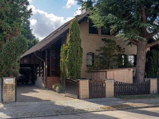 Provisionsfrei: Einfamilienhaus mit Süd/West Garten, 2 Terrassen, Balkon mitten in Berlin