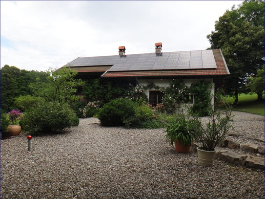 *** Vorankündigung ***
ZAUBERHAFTES LANDHAUS MIT GROSSEM GRUNDSTÜCK/WALD UND BACH IN ALLEINLAGE