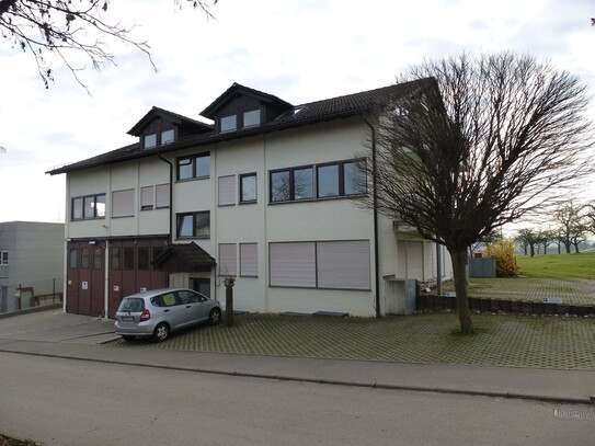 Schönes Büro/ Praxis in Leonberg-Gebersheim ; 71qm im DG ( 2. OG )