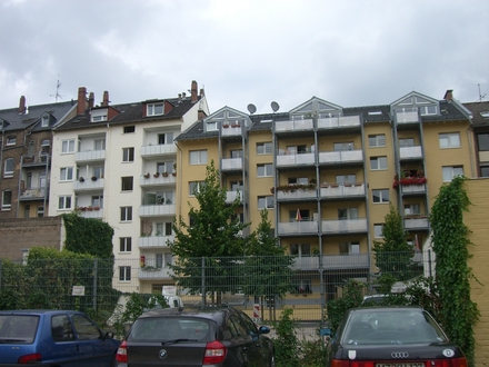 Mainz-Neustadt - Schöne 2 Zimmer, Küche mit Einbauküche, Bad, Süd Balkon-
