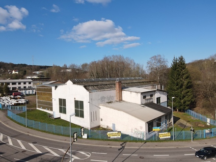 Freistehende Gewerbehalle!
