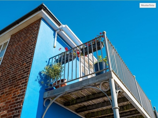 Dachgeschosswohnung in 53111 Bonn, Fritz-Schroeder-Ufer