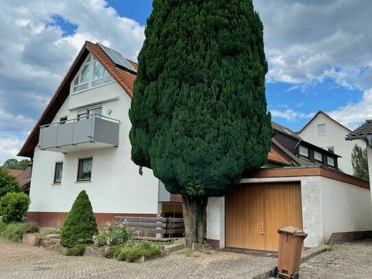 **Helle, gepflegte Maisonettenwohnung mit Balkon in ruhiger Wohnlage**