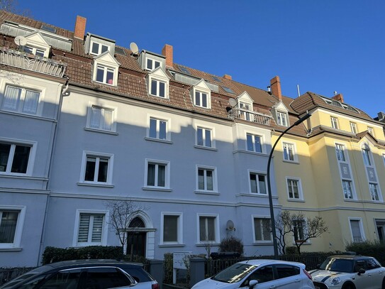 Sehr schöne 4-Zimmer-Wohnung mit Balkon in Bayenthal