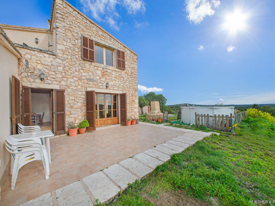 Autarke mallorquinische Finca mit Panorama-Weitblick