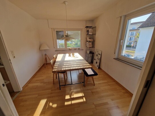 Sonnige 4 Zimmer Wohnung im 1.OG