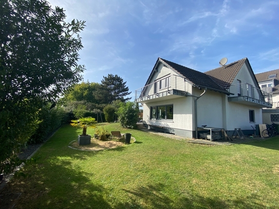 SANKT AUGUSTIN, freistehendes Haus. mit ca. 150 m² Wfl. , Terrasse, Garten, Keller Garage