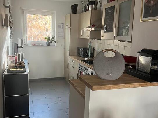 Modern möblierte 2-Zimmer-Wohnung mit Balkon in Neuhausen