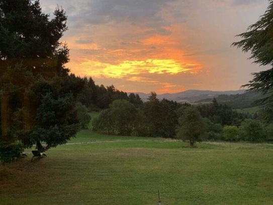 Alleinlage und Möglichkeit zur Pferdehaltung 12 ha: Landhausvillenanwesen in der Ardèche