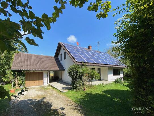 Ein-/Zweifamilien-/Mehrgenerationshaus mit Garage und großem Grundstück in idyllischer Lage!