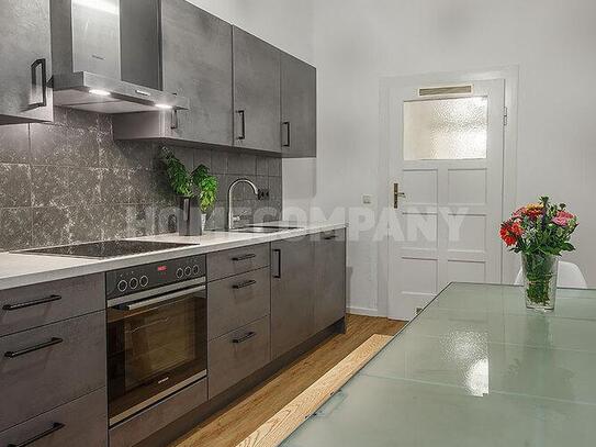 ***Möblierte 4-Zimmer-Altbauwohnung mit Balkon und 2 Bädern in München-Neuhausen