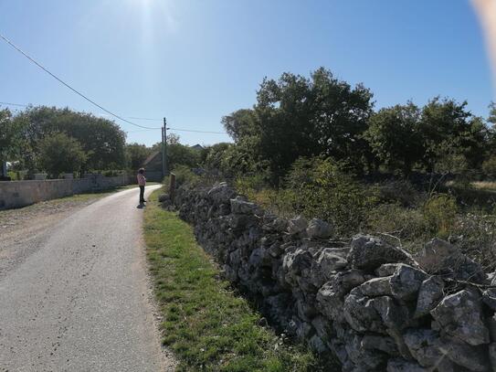 Geräumiges Grundstück in der Nähe des Krka-Nationalparks, Karalić