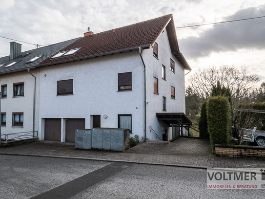 NATURVERBUNDEN - gemütliche Dachgeschoss-Wohnung mit großem Balkon in Furpach!