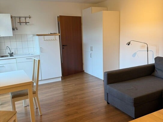 Attraktive 2-Zimmer Wohnung + Küchenzeile u. bodentiefen Fenstern u. Stellplatz