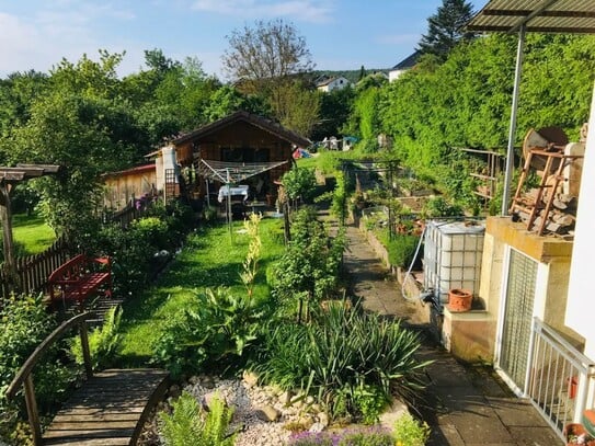 Traumhafte 3 Zimmer Wohnung mit großem Balkon u 2 Bädern, Garten in Schmitten Brombach