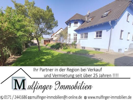 Zweifamilienhaus in Ortsrandlage mit Doppelgarage, Pool und gehobener Ausstattung