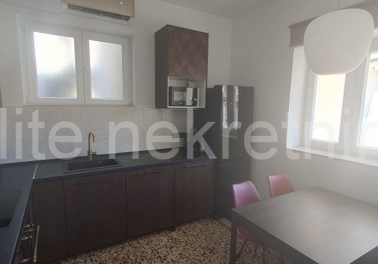 RIJEKA, Zentrum, Wohnung zu vermieten 90 m2, 5 Personen