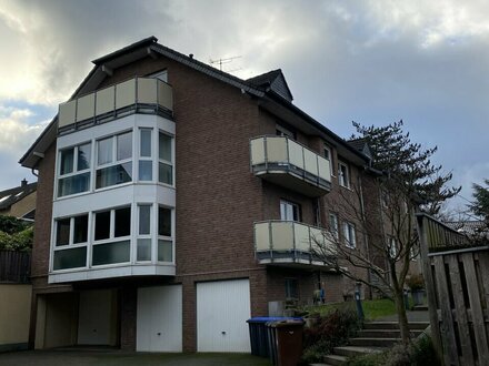 helle 4 Zimmer Wohnung mit Garage, 2 Balkonen in Waldnähe