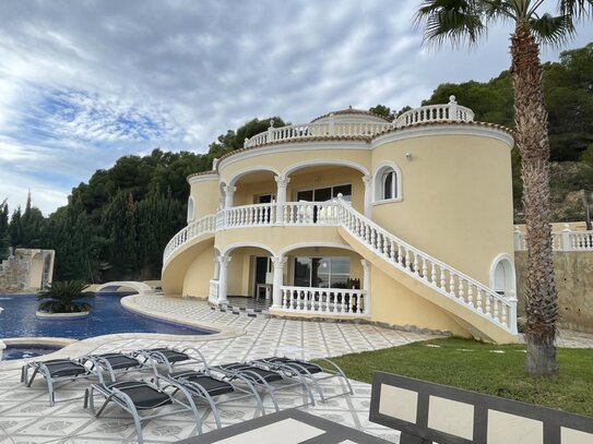 Luxus-Villa mit Meerblick zu Verkaufen in Calpe