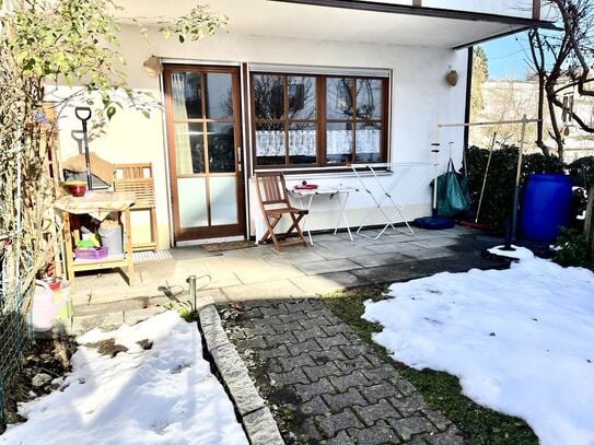 Helle 2 Zimmer Wohnung mit Terrasse, Garage und Außen Stellplatz zu verkaufen