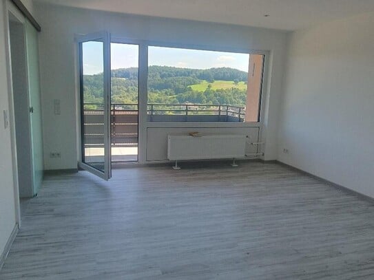 3 Zimmer mit Balkon