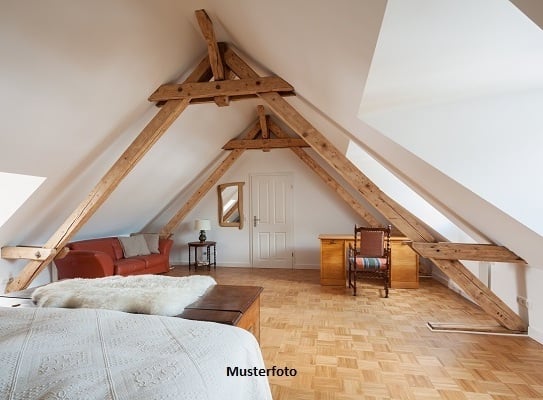 3-Zimmer-Wohnung mit Loggia und Carport