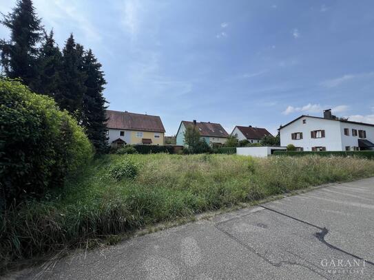 Idyllisches Baugrundstück in ruhiger Lage, ideal für ein Ein-/Doppel-/ oder Mehrfamilienhaus