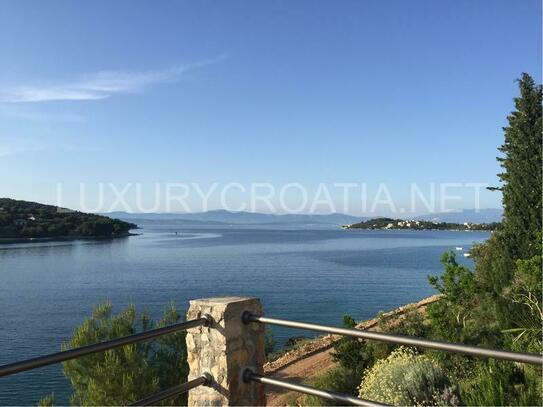 Immobilien am Meer auf der Insel Solta in Kroatien zu verkaufen