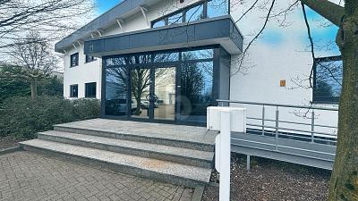 TOP-AUSGESTATTET UND REPRÄSENTATIV