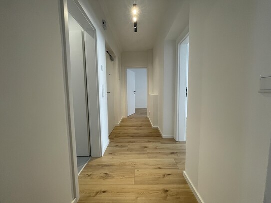 Erstbezug nach Sanierung / Helle 3-Zimmer-Wohnung