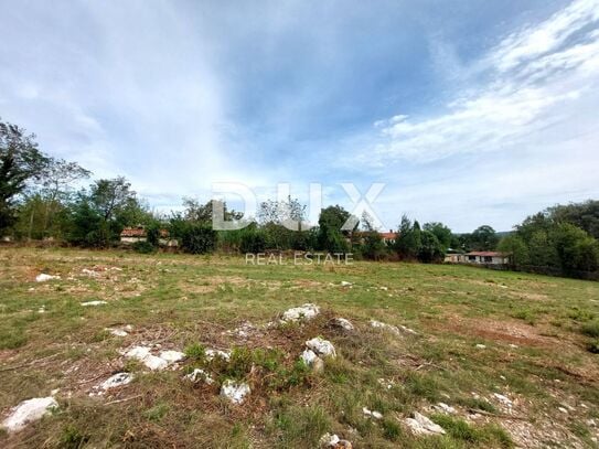 ISTRIEN, LABIN - Baugrundstück mit Blick auf die Altstadt, nur wenige Gehminuten von der Stadt entfernt