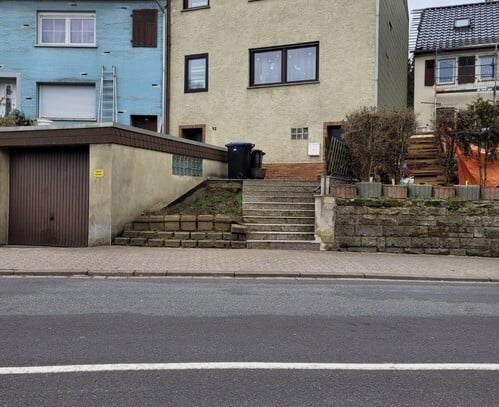 Einfamilienhaus mit großem Garten