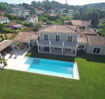 Imposante Villa im Herzen von Mougins, fast noch neu