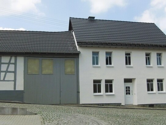 Hofreite - Bauernhaus mit großer ausbaufähiger Scheune und Nebengebäuden