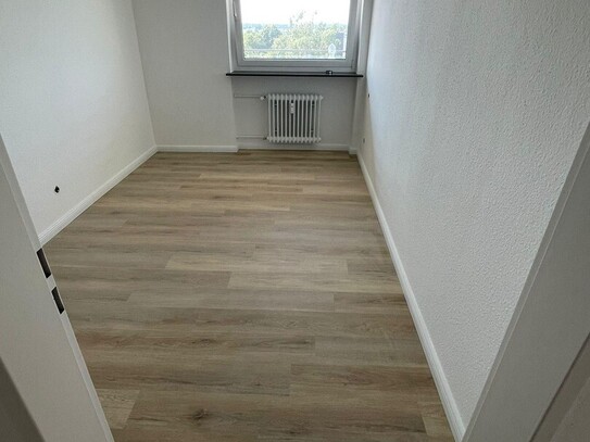 4er WG in einer 4 1/2 Zimmer Wohnung im 6. Stock