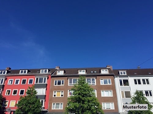 Mehrfamilienhaus, Doppelgarage