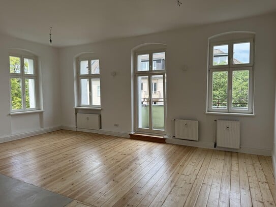 Sofort bezugsfrei - komplett saniert - 3-Zimmer-Albauwohnung mit Balkon - Provisionsfrei