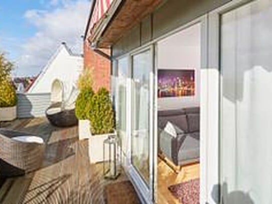 Möblierte Traumwohnung (3 Zi.) mit Dachterrasse in Winterhude (befristet)