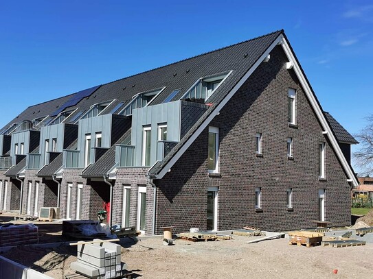 Neubau: Reihenmittelhaus (KFW55) / 165m², Terrasse & Dachterrasse, ruhiger Wohnlage, Erstbezug
