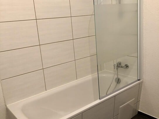 2-Zimmer Souterrainwohnung mit 65qm und großer Terrasse am Wieter